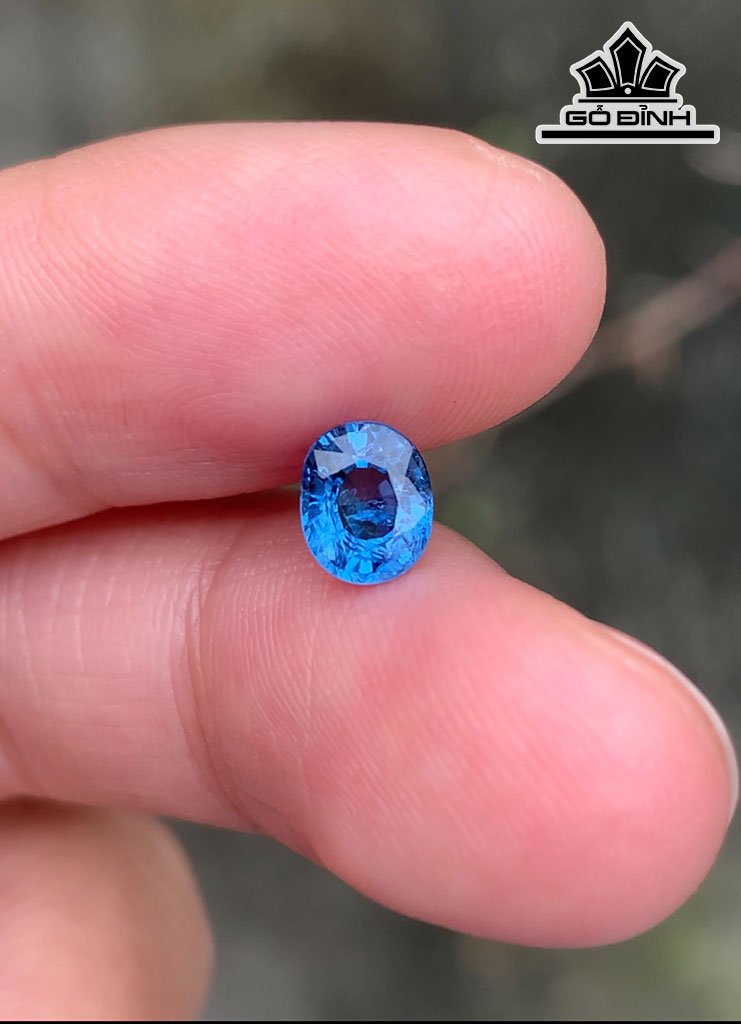 Viên Đá Spinel Xanh Cao 5,8 Ngang 4,8 Sâu 3 (mm)