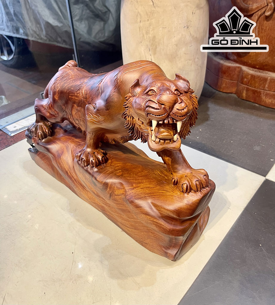 Tượng Hổ Phong Thủy Gỗ Hương Cao 30 Ngang 46 Sâu 16 (cm)