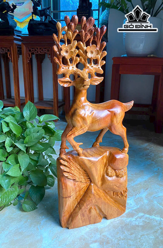 Tượng Hươu Gỗ Hương Cao 61 Ngang 24 Sâu 11 (cm)