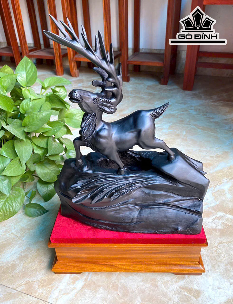 Tượng Hươu Gỗ Mun Sừng Cao Cả Kỷ 46 Ngang 26 Sâu 15 (cm)