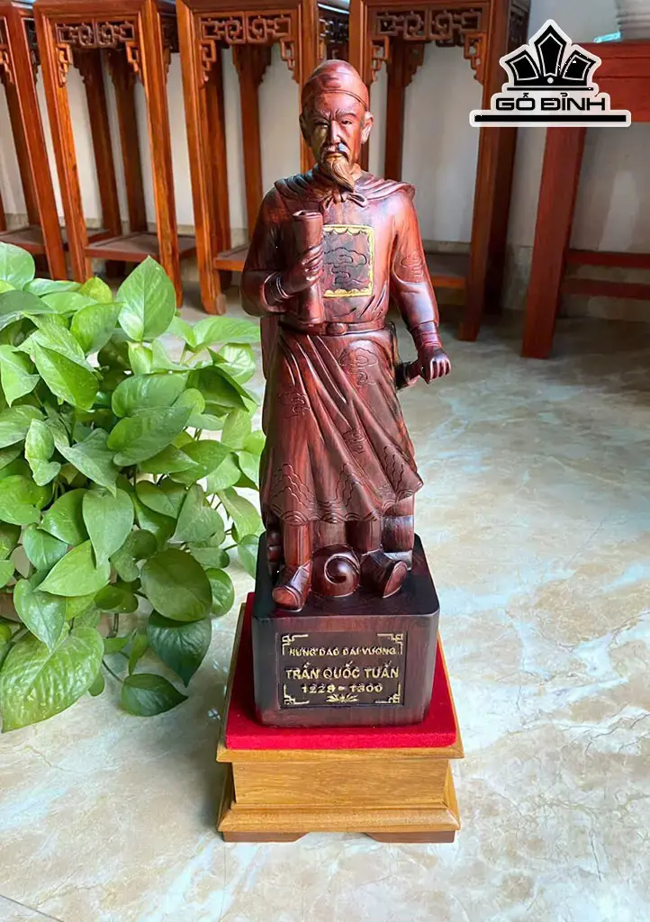 Tượng Trần Quốc Tuấn Gỗ Trắc Cao 50 Ngang 12 Sâu 10 (cm)