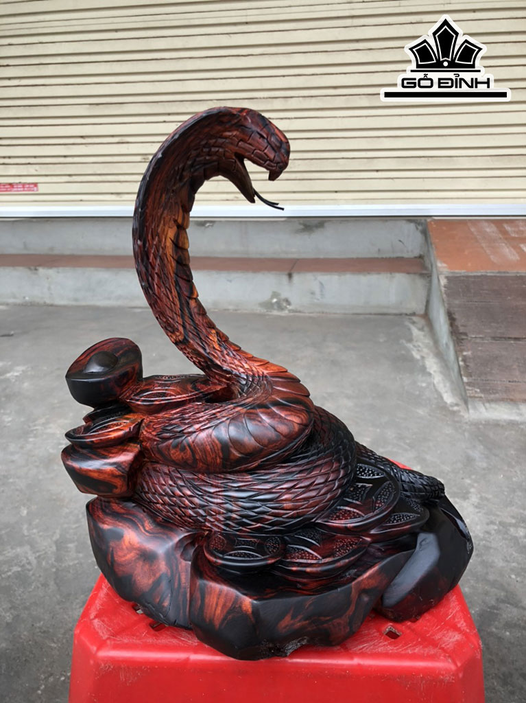 Tượng Rắn Phong Thủy Gỗ Trắc Cao 29 Ngang 21 Sâu 26 (cm)