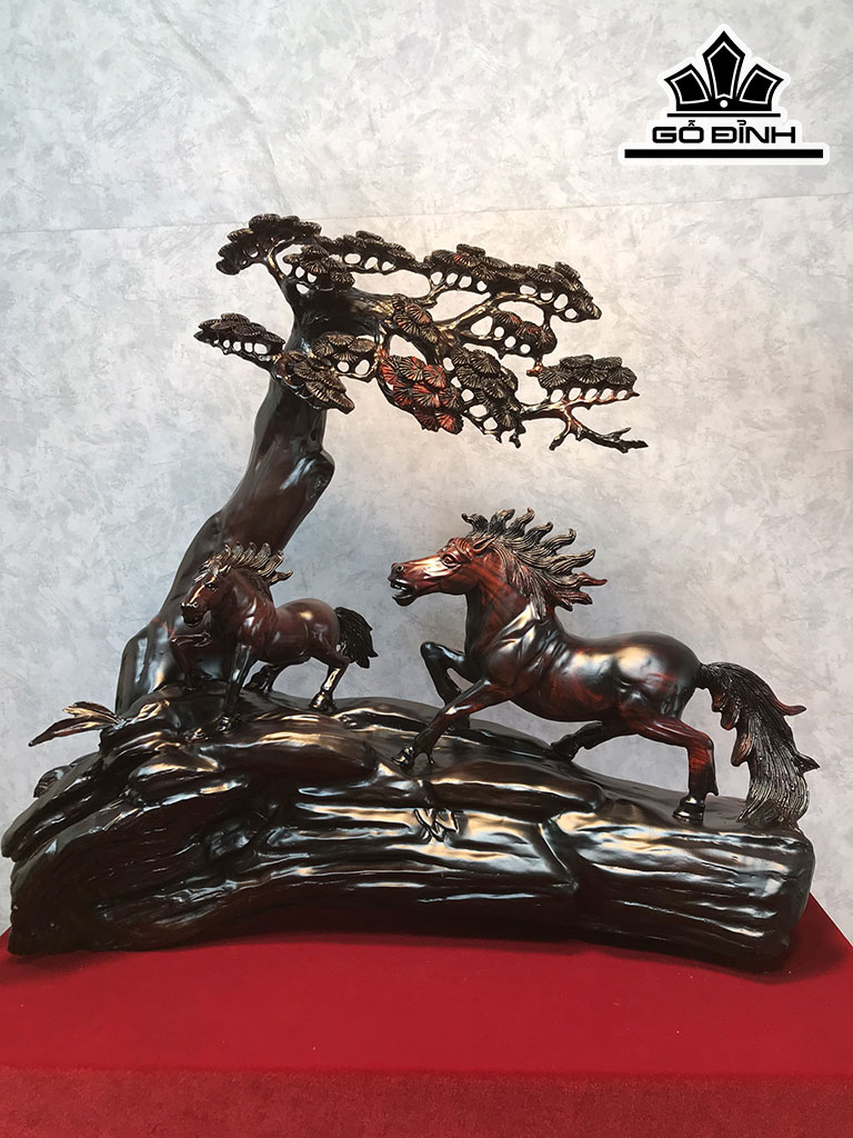 Tượng Song Mã Ngự Gốc Tùng Gỗ Trắc Cao 52 Ngang 58 Sâu 20 (cm)