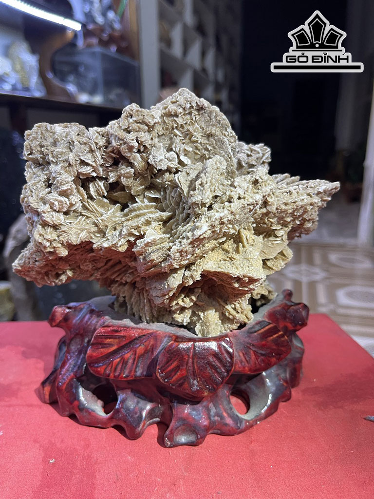 Tác Phẩm Bông Hoa Hóa Thạch Cao 28 Ngang 17 (cm) 1,8kg