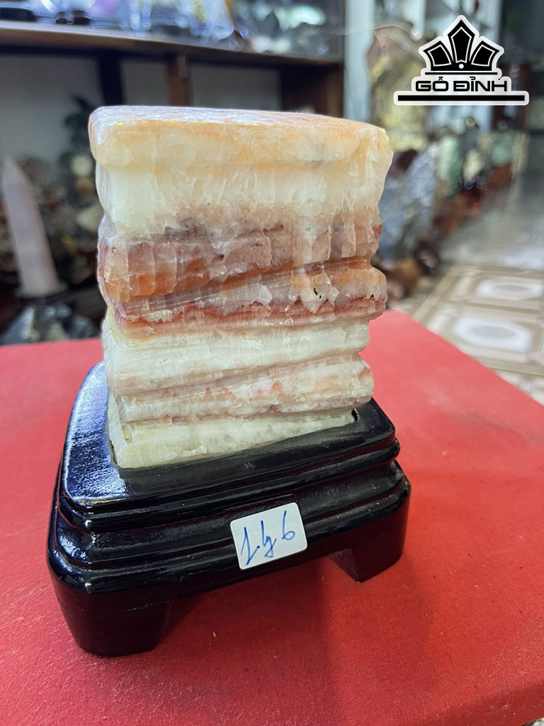 Tác Phẩm Đá Thịt Heo (Canxit) Cao 15 Ngang 8 (cm) 1,6kg