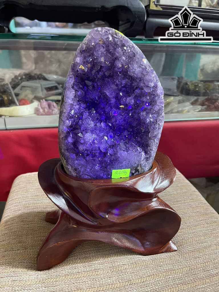 Tinh Thể Đá Thạch Anh Tím Cao 28 (cm) 3,3kg