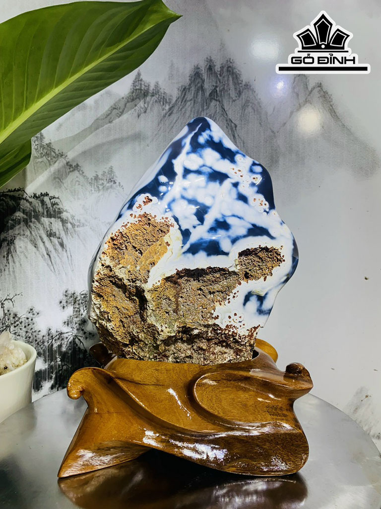 Tác Phẩm Đá Mã Não Cao 31 Ngang 20 (cm) 6,6kg