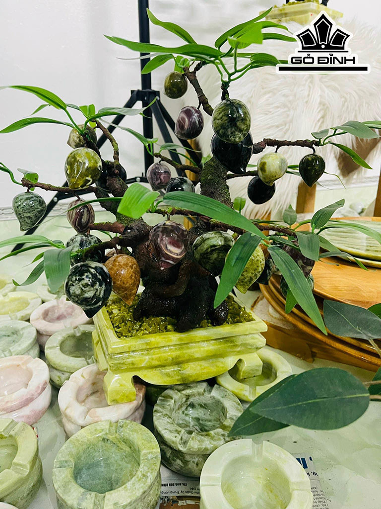 Tác Phẩm Cây Đào Đá Serpentine