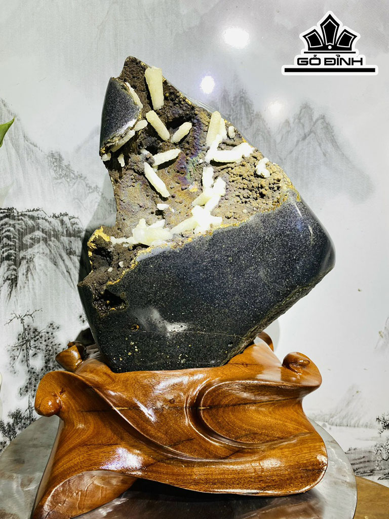 Tác Phẩm Đá Bazan Cao 40 Ngang 27 (cm) 18,1kg