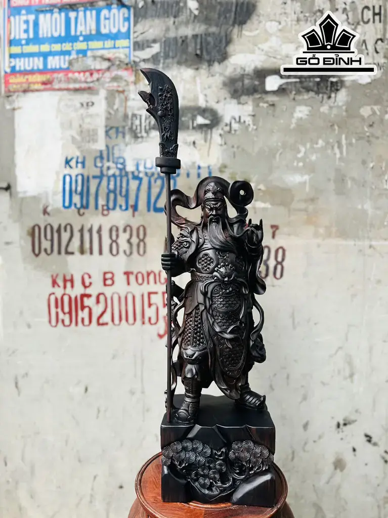Tượng Quan Công Chống Đao Gỗ Mun Hoa Cao 60 Ngang 20 Sâu 15 (cm)