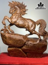 Tượng Ngựa Phong Thủy (Nhất Mã Phi Thiên) Gỗ Nu Ngọc Am Cao 42 Ngang 33 Sâu 15 (cm)