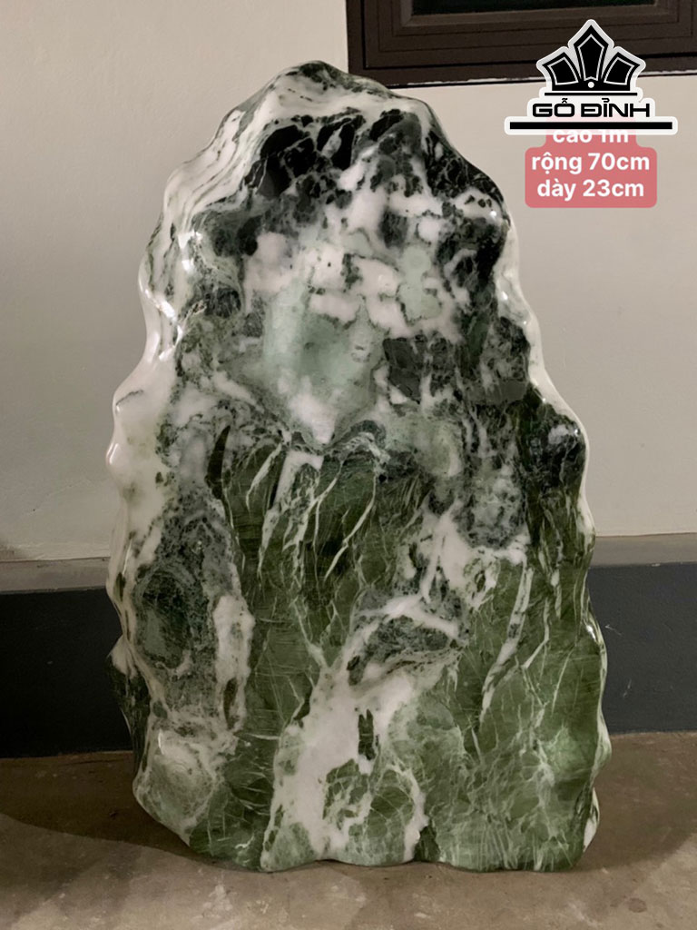 Tác Phẩm Đá Serpentine Cao 100 Ngang 70 Sâu 23 (cm)