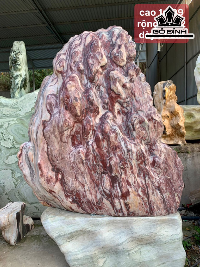 Tác Phẩm Đá Serpentine Cao 199 Ngang 162 Sâu 39 (cm)