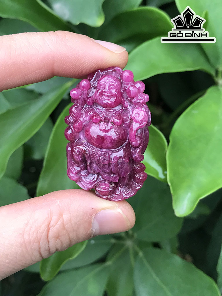 Mặt Dây Chuyền Di Lặc Đá Ruby Cao 4,3 Ngang 2,8 Sâu 0,95 (cm) 102,5cts