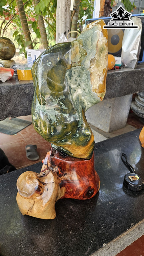 Tác Phẩm Đá Canxedon Cao 52 Ngang 16 (cm) 15,5kg