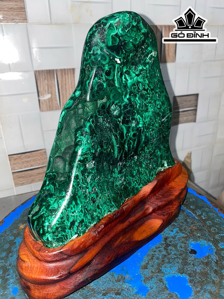 Tác Phẩm Đá Malachite Cao 22 (cm) 3,2kg