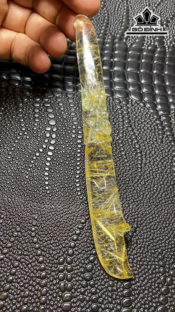 Tác Phẩm Đao Đá Thạch Anh Tóc Vàng Cao 146,8 Ngang 19,5 Sâu 8,6 (mm) 32,9g