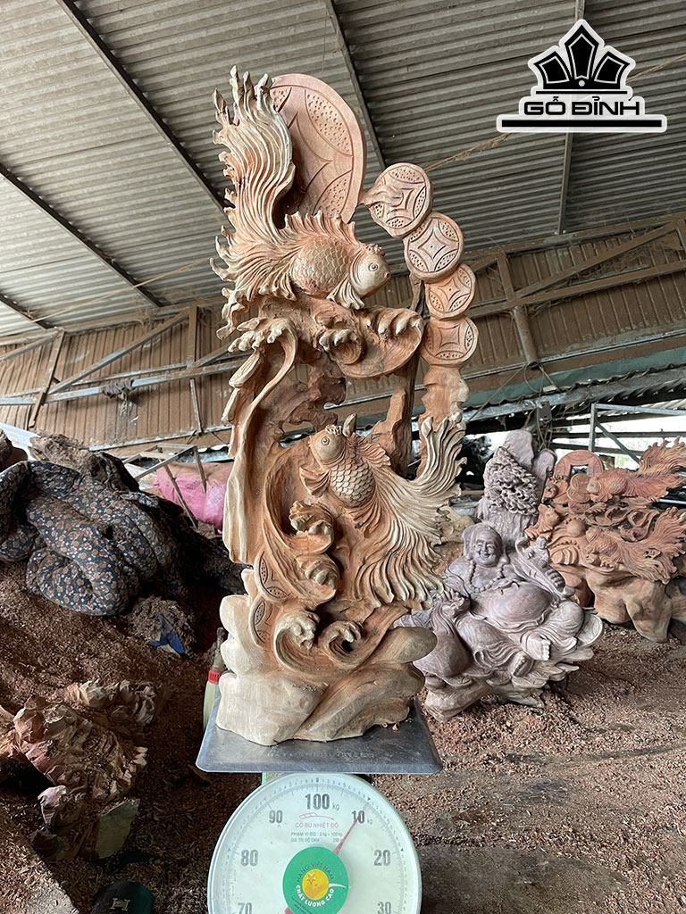 Tượng Song Ngư Gỗ Xá Xị Cao 90 Ngang 35 Sâu 30 (cm)