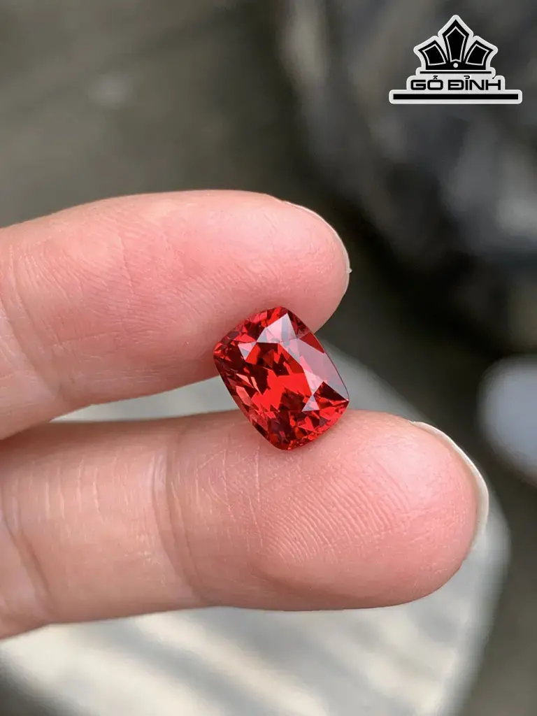 Viên Đá Spinel Đỏ Cao 9,2 Ngang 7 Sâu 6 (mm) 3,13cts