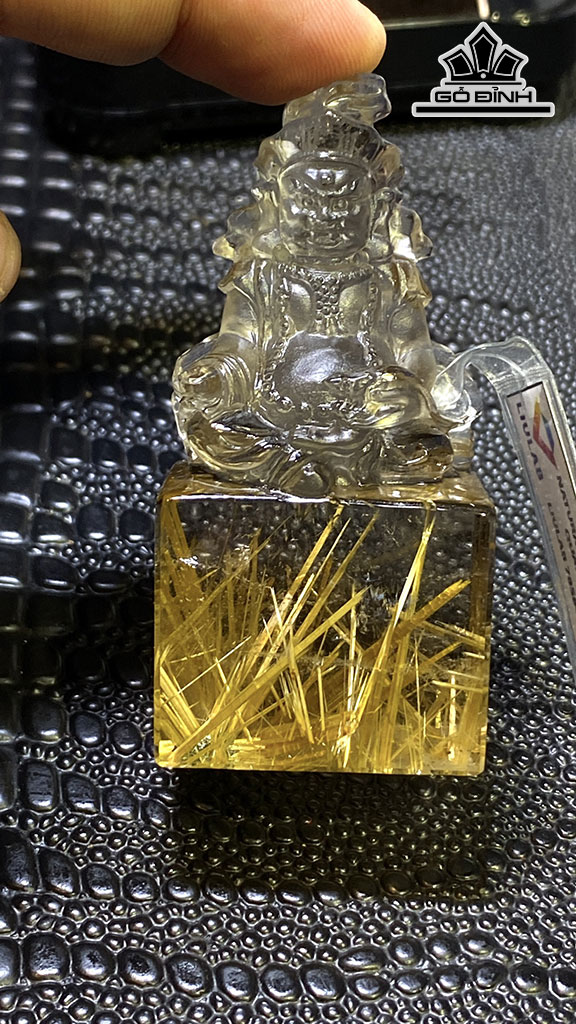 Ấn Hoàng Thần Tài Bảo Thiên Đá Thạch Anh Tóc Vàng Cao 72,71 Ngang 35,09 Sâu 31,06 (mm) 114,96g