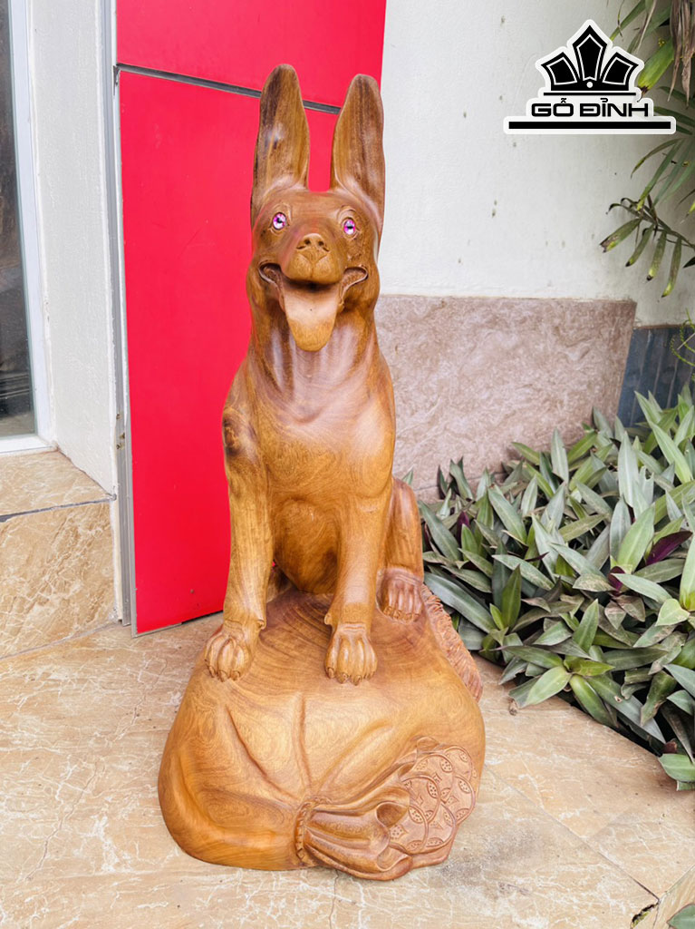 Tượng Chó Gỗ Hương Cao 60 Ngang 32 Sâu 30 (cm)