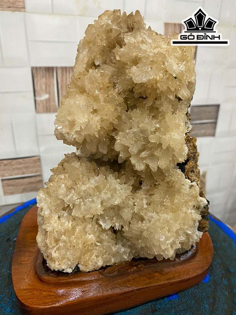 Tác Phẩm Đá Calcite Cao 21 (cm) 2,5kg