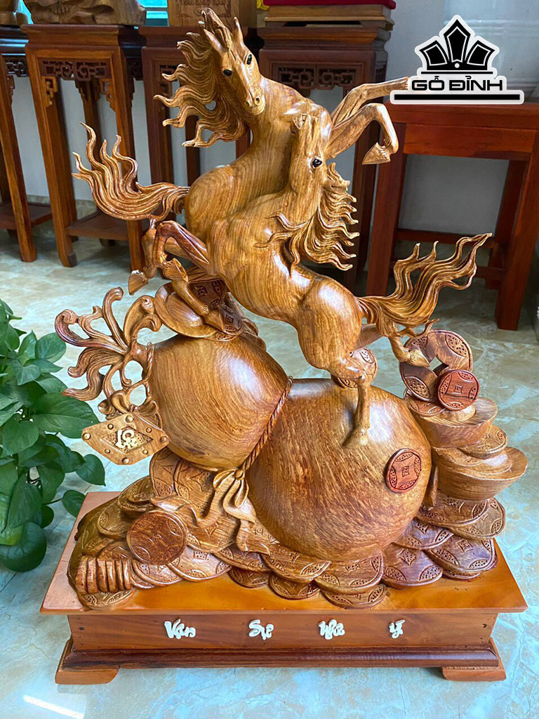 Tượng Song Mã Uyên Ương Gỗ Hương Cao Cả Kỷ 66 Ngang 50 Sâu 17 (cm)