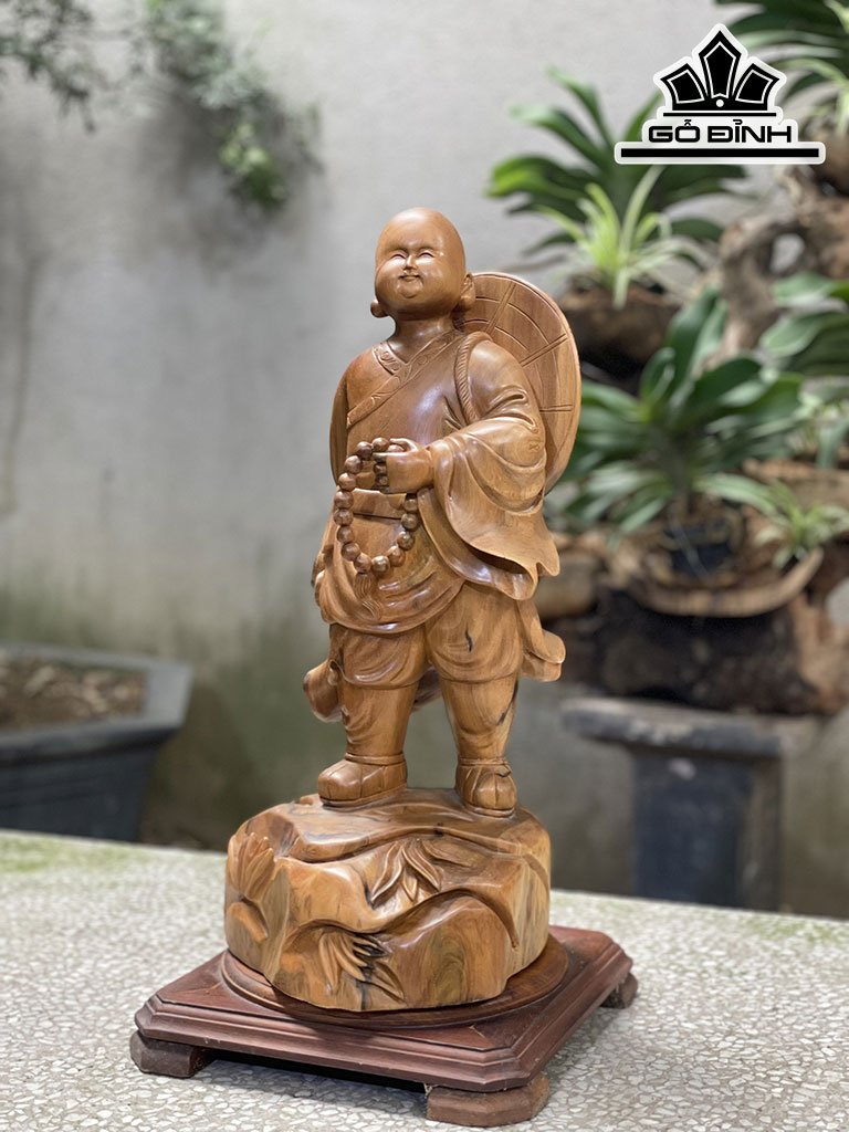 Tượng Tùy Duyên Gỗ Bách Xanh Cao 48 Ngang 23 Sâu 22 (cm)