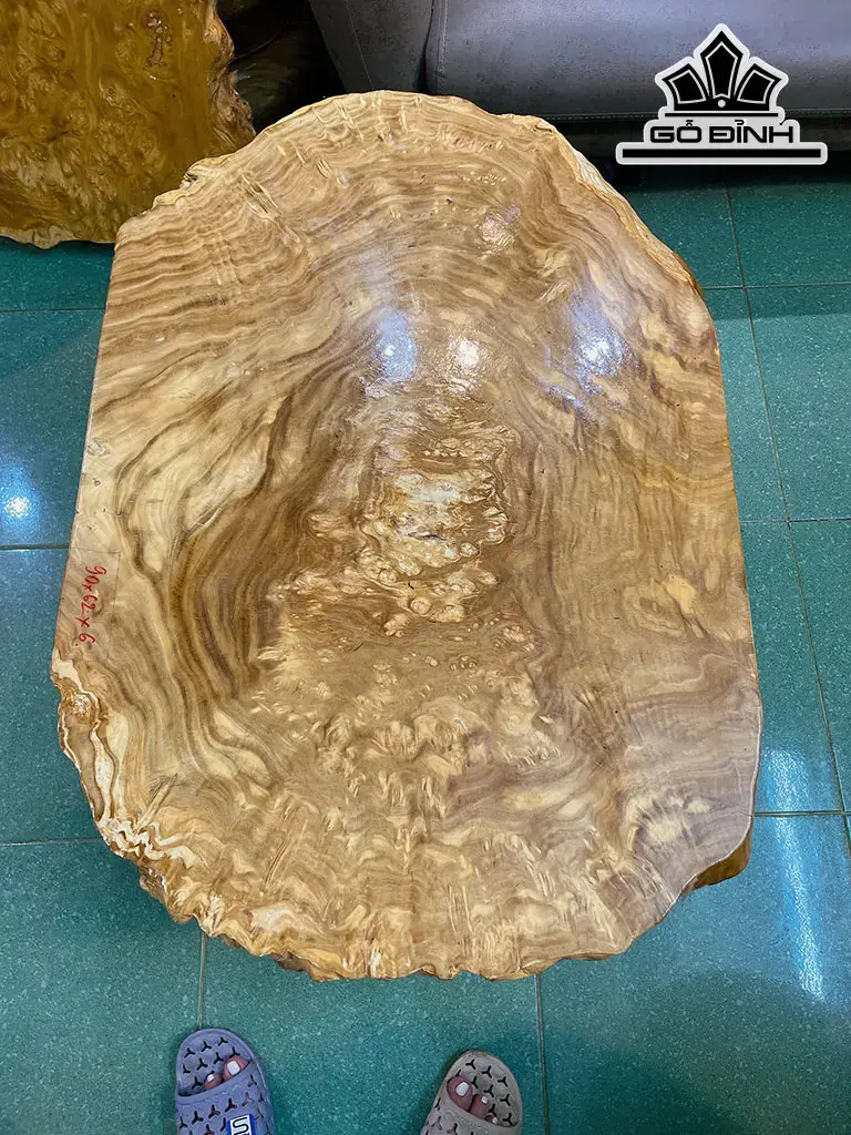 Bàn Trà Gỗ Nu Nghiến Dài 90 Rộng 62 Dày Nguyên Mặt 6 (cm)