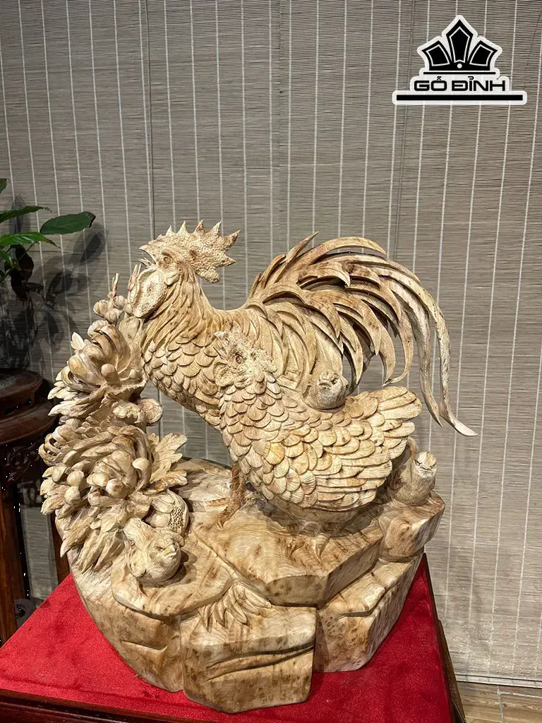 Tượng Gia Đình Gà Gỗ Nu Ngọc Am Cao Cẩ Kỷ 50 Ngang 50 Sâu 26 (cm)