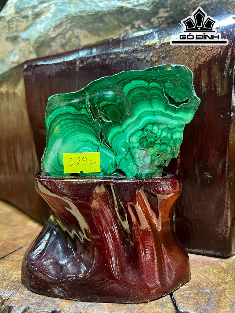 Tác Phẩm Đá Khổng Tước (Malachite) 329g