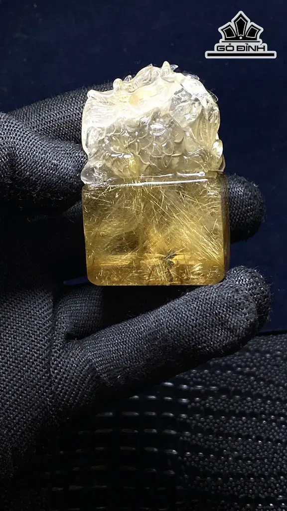 Ấn Rồng Hoa Thị 6 Cánh Đá Thạch Anh Tóc Vàng Cao 56 Ngang 36 Sâu 26 (mm) 94,9g