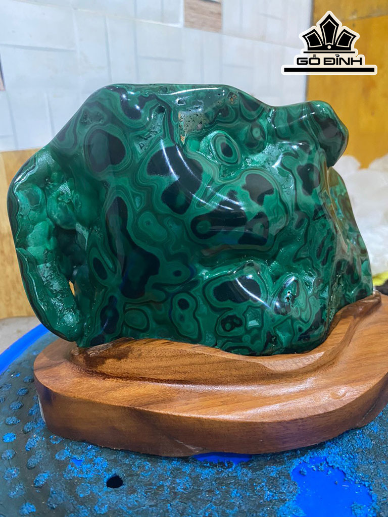 Tác Phẩm Đá Malachite Cao 15 Ngang 17 (cm) 2kg