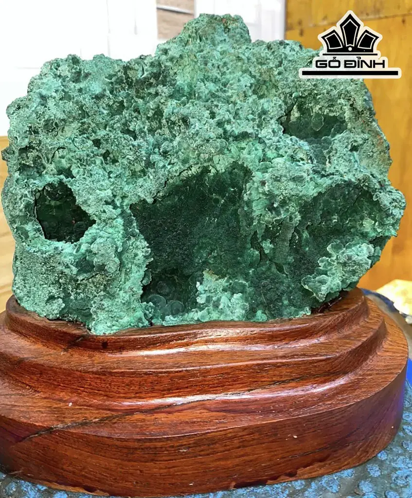 Tác Phẩm Đá Malachite Cao 21 Ngang 18 (cm) 3,3kg