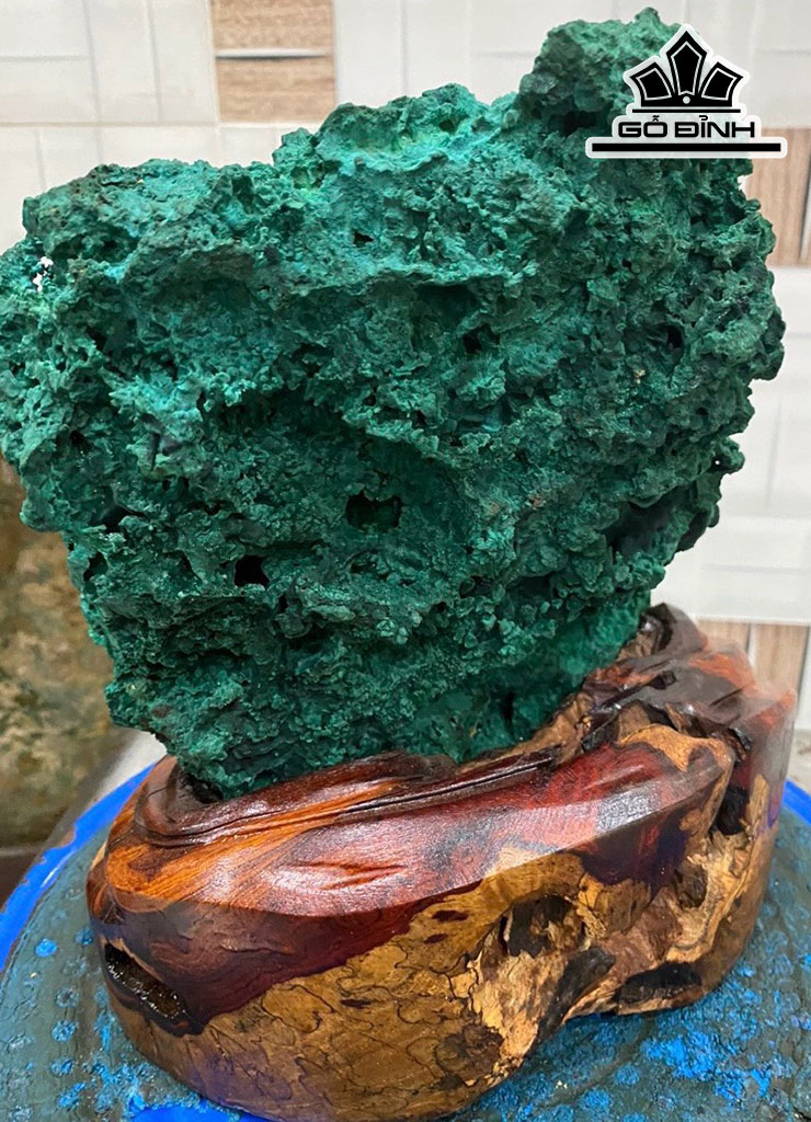 Tác Phẩm Đá Malachite Cao 24 Ngang 19 (cm) 4,5kg