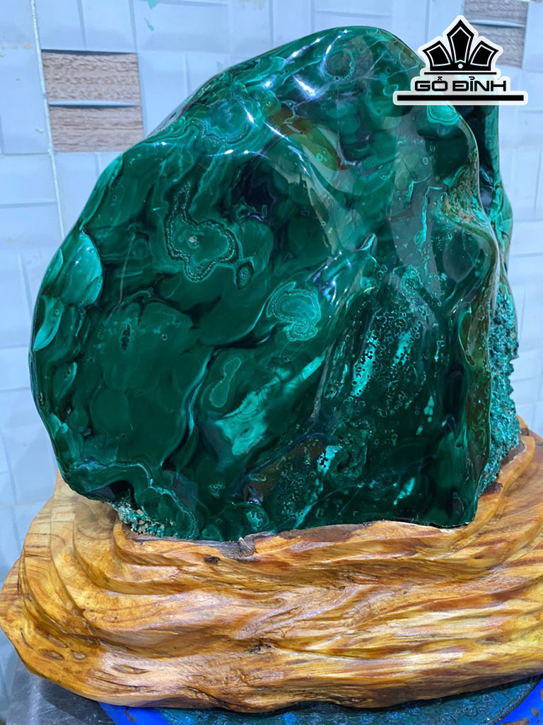 Tác Phẩm Đá Malachite Cao 28 Ngang 25 (cm) 17,7kg