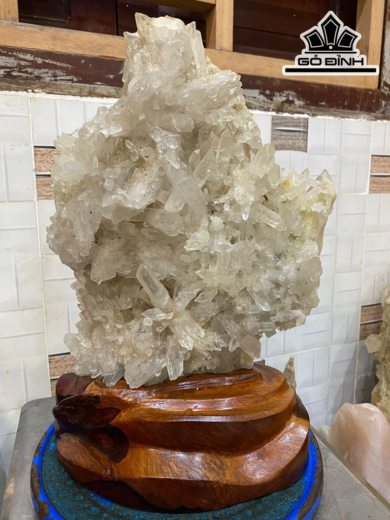 Tác Phẩm Đá Thạch Anh Cao 39 (cm) 10,4kg