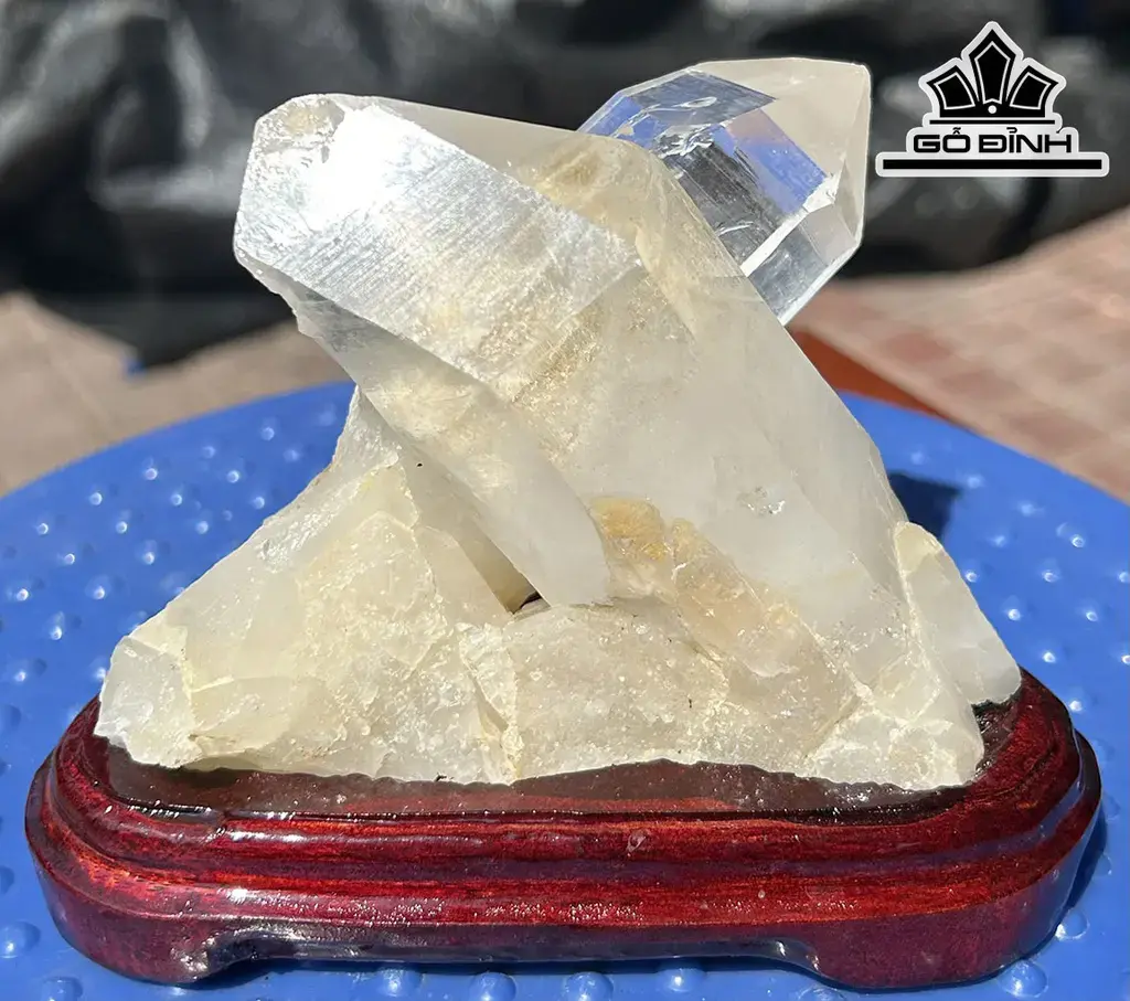 Tác Phẩm Đá Thạch Anh Chóp Cao 9,5 Ngang 14 (cm) 0,7kg