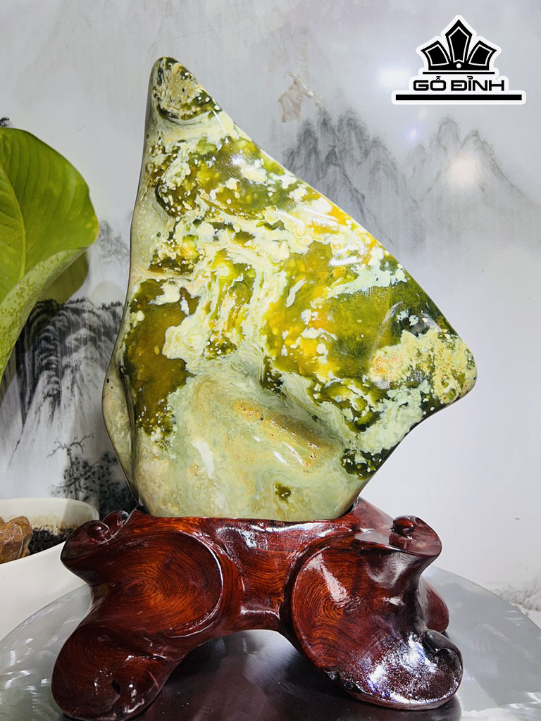 Tác Phẩm Đá Canxedon Xanh Vàng Cao 39 Ngang 24 (cm) 5,9kg