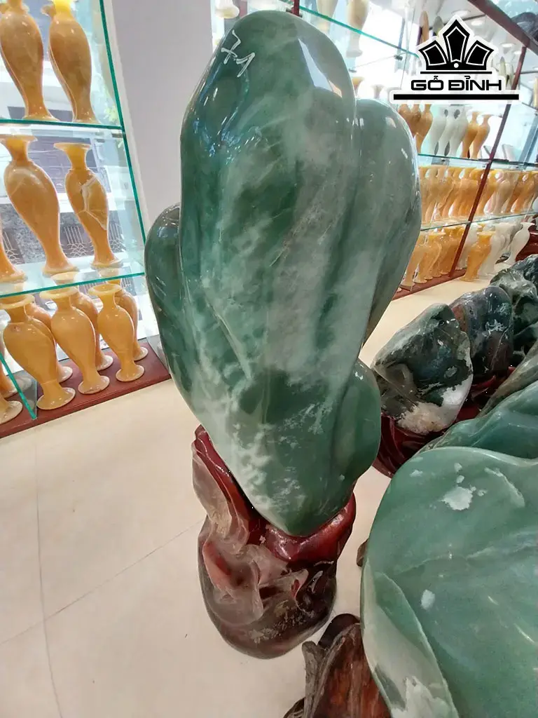 Tác Phẩm Đá Cảnh Đá Thạch Anh Xanh Cao 65 Ngang 39 Sâu 30 (cm) 71kg