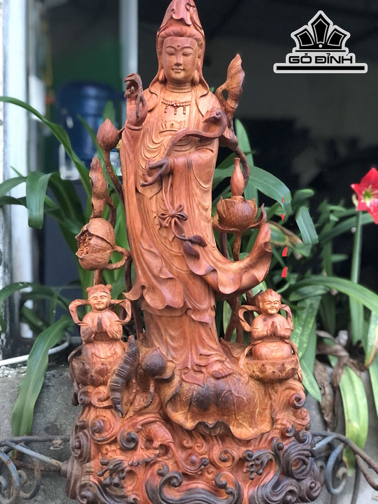 Tượng Phật Bà Quan Âm Gỗ Trắc Cao 70 Ngang 35 Sâu 21 (cm)