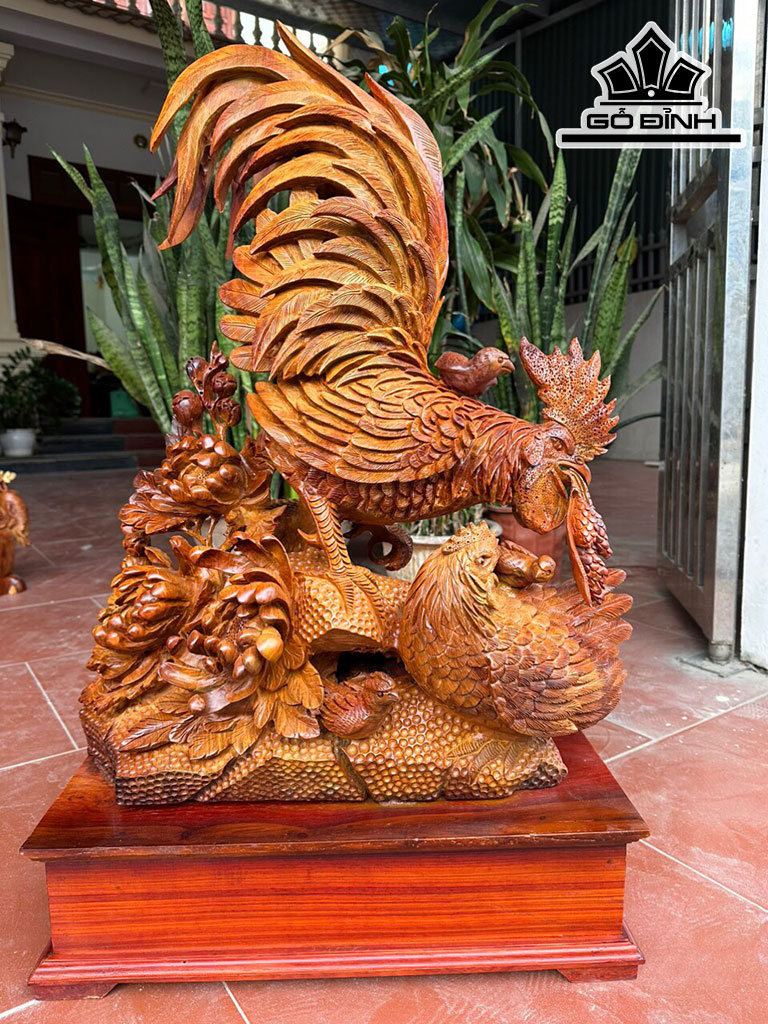 Tượng Gia Đình Gà Gỗ Hương Cao Cả Kỷ 92 Riêng Tượng 77 Ngang 62 Sâu 33 (cm)