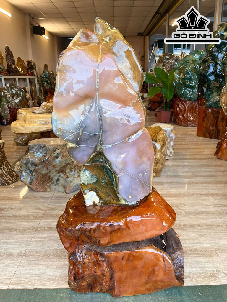 Tác Phẩm Đá Mã Não Cao 70 Ngang 35 (cm) 76kg