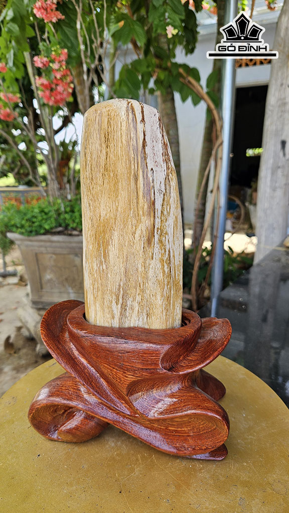 Tác Phẩm Gỗ Hóa Thạch Cao 29 Ngang 10 (cm) 3,5kg