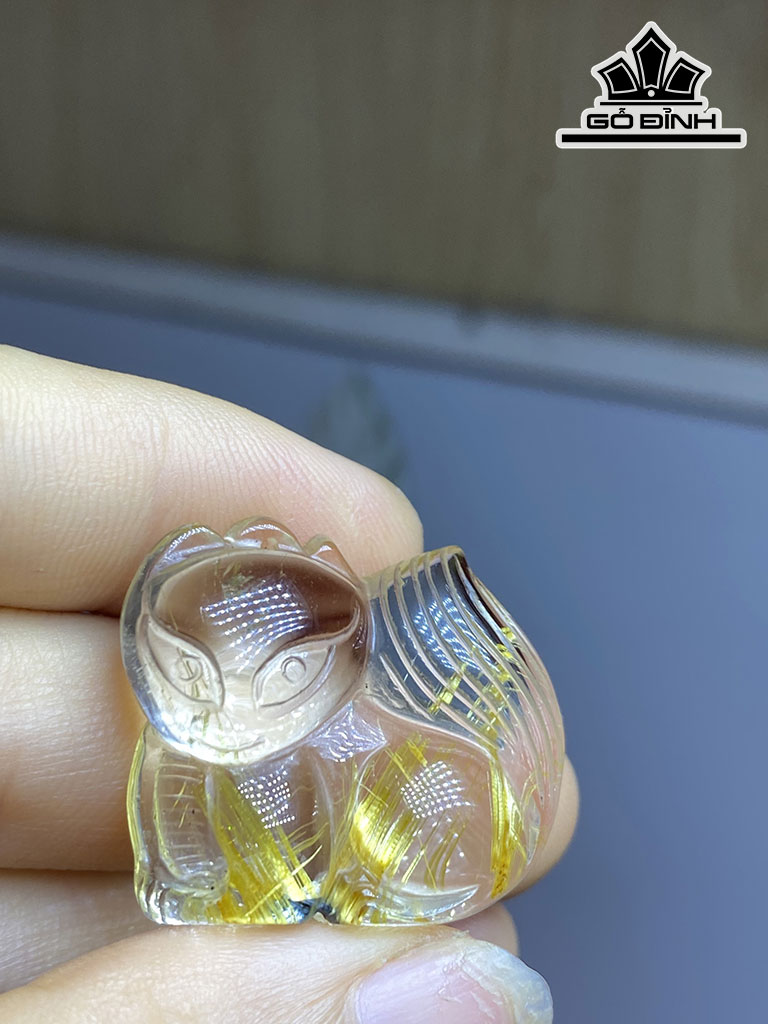 Mặt Dây Chuyền Hồ Ly Chúa Đá Thạch Anh Tóc Vàng Bã Mía Cao 29 Ngang 26 (mm)