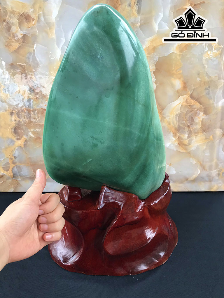 Tác Phẩm Núi Đá Thạch Anh Xanh Cao 43 Ngang 21 Sâu 12 9cm) 8,9kg