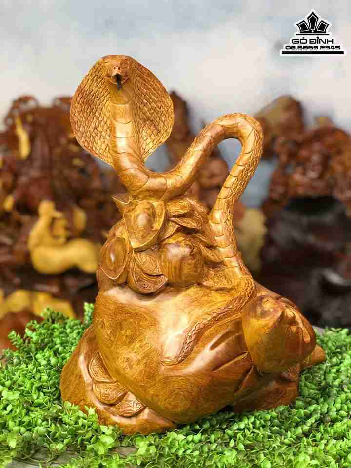 Tượng Mãng Xà Chấn Bao Tiền Gỗ Hương  cao 50 rộng 38 dày 30 (cm)