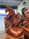 Tượng Nhất Kê Đứng Bao Tiền Gỗ Hương Cao 52 Ngang 32 Sâu 22 (cm)