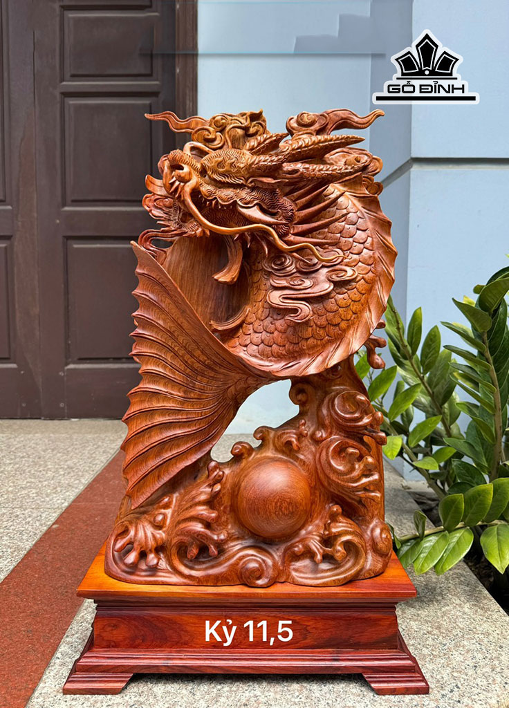 Tượng Cá Chép Hóa Rồng Gỗ Hương Cao 70 Ngang 36 Sâu 12 (cm)