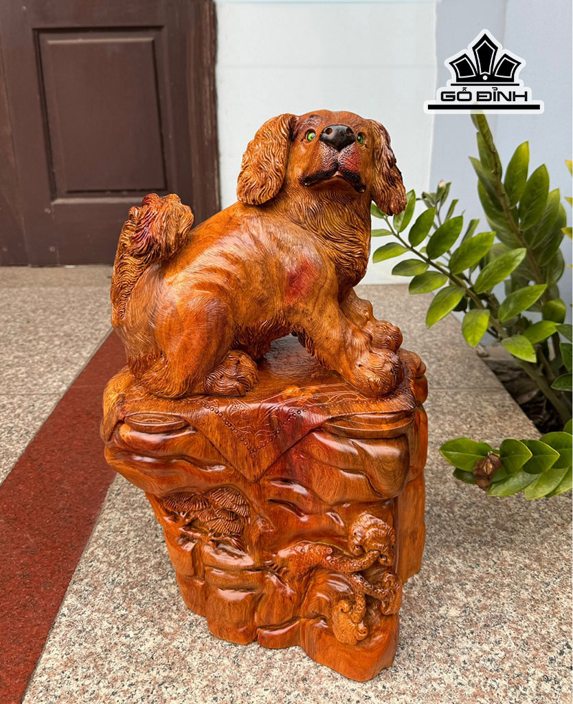 Tượng Chó Gỗ Hương Cao 50 Ngang 34 Sâu 20 (cm)